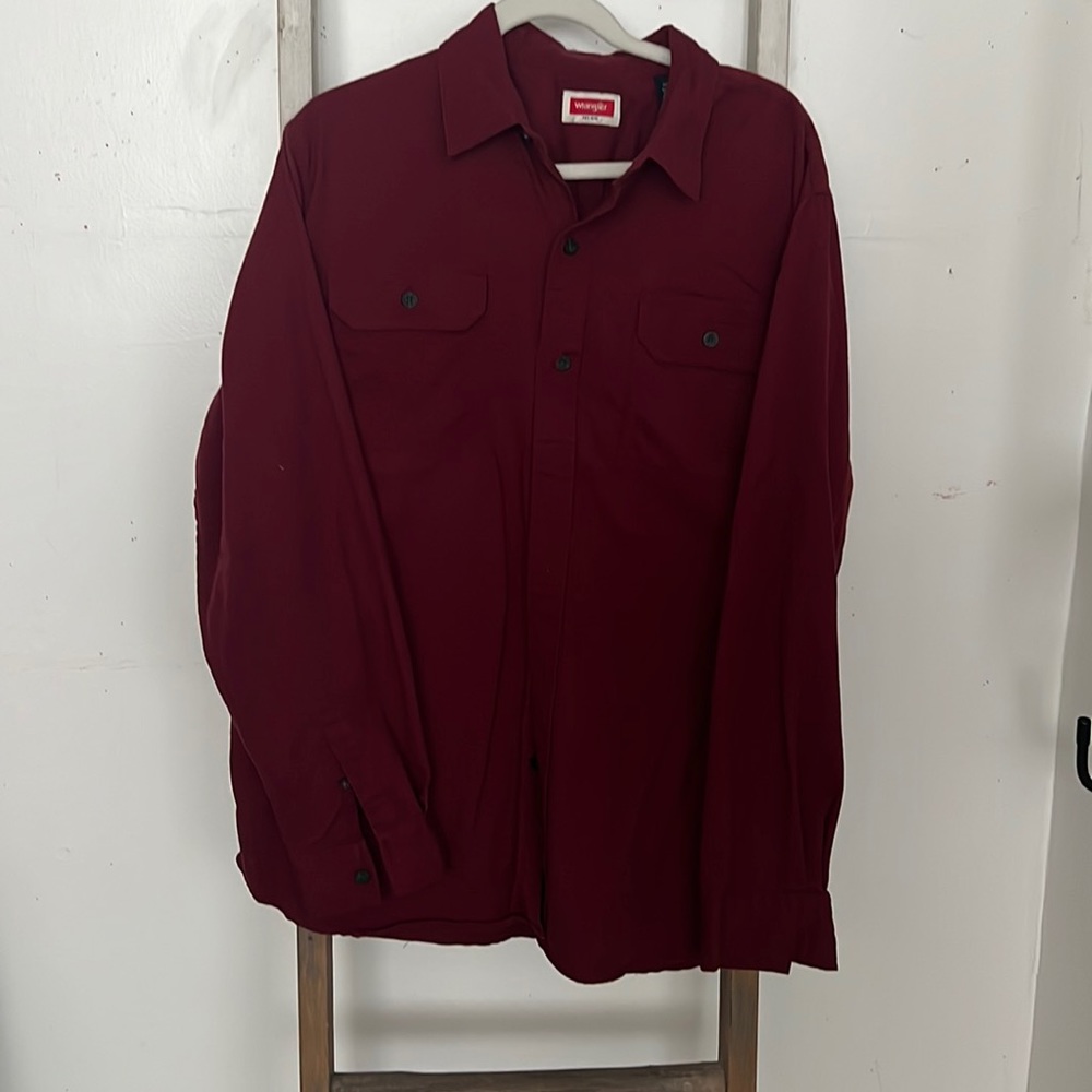 Large Wrangler Mens burgundy button up.